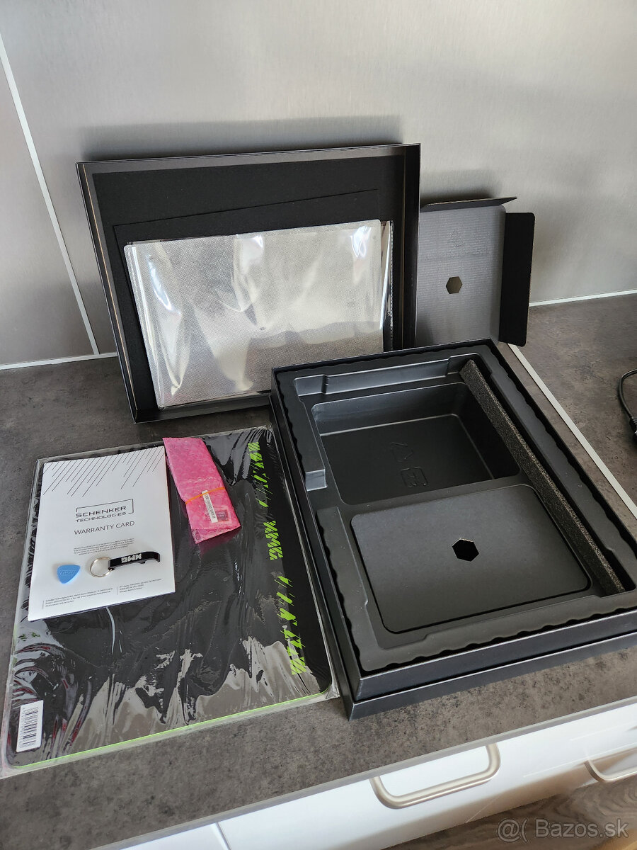 Predám notebook XMG EVO 15 (M24) AMD Ryzen 7 - Win 11 Pro - 8