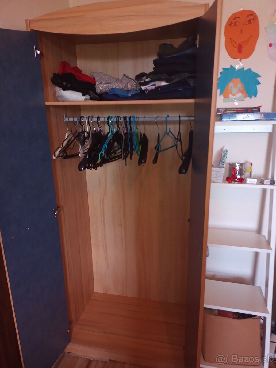 Predám 2 ks kvalitné skriňe farba modra-jelša - 8