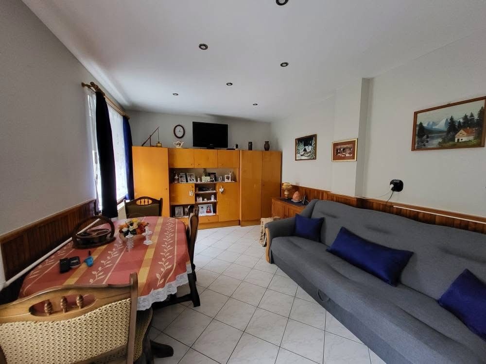 Dunakiliti – Rekonštruovaný dom a garzónka na veľkom pozemku - 8