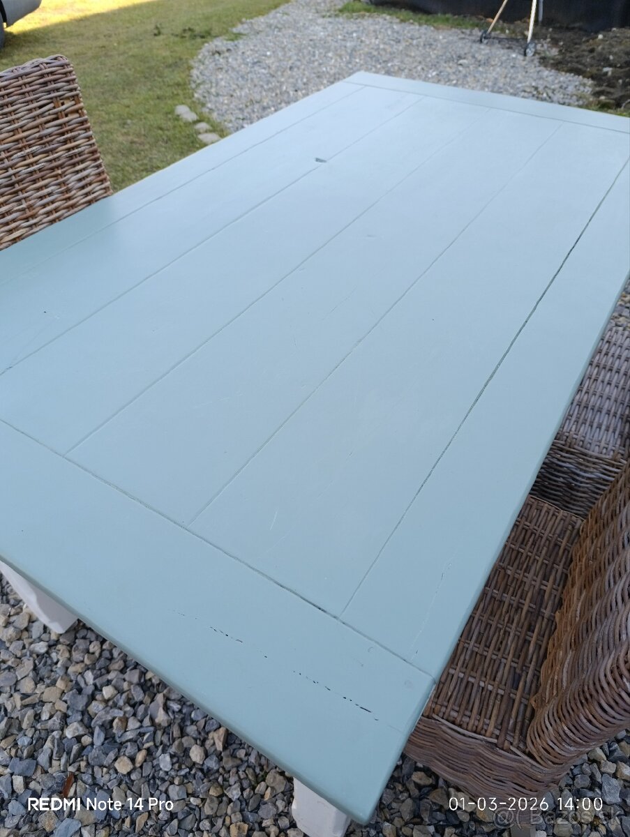 Masívny jedálenský stôl - 8