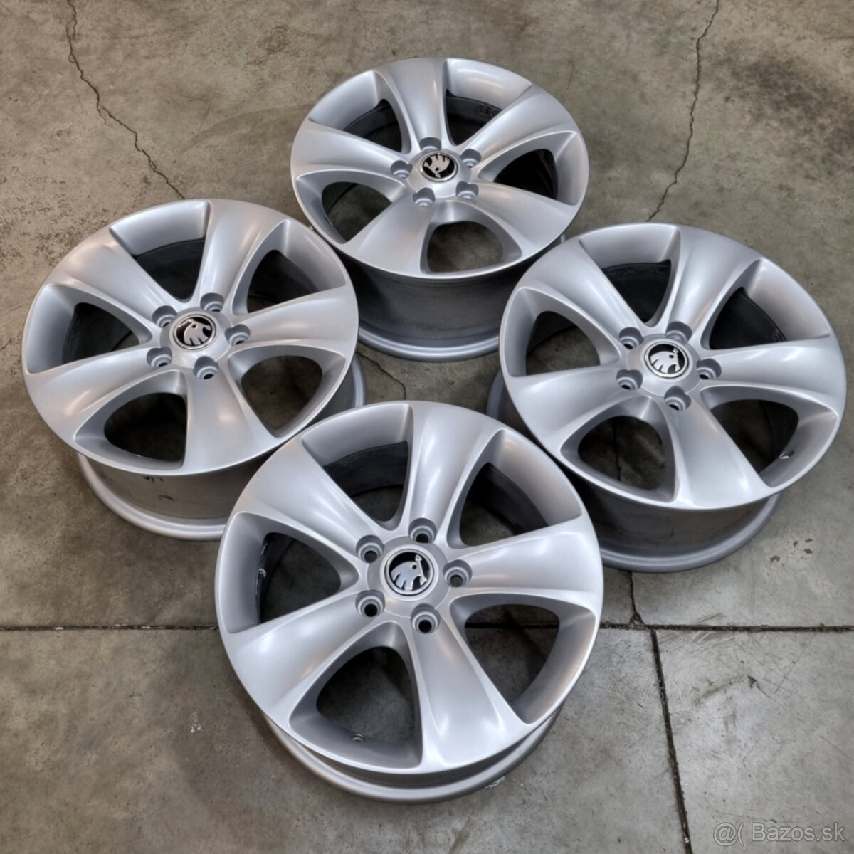 Hliníkové disky 5x112 R16 7J ET45 - 8