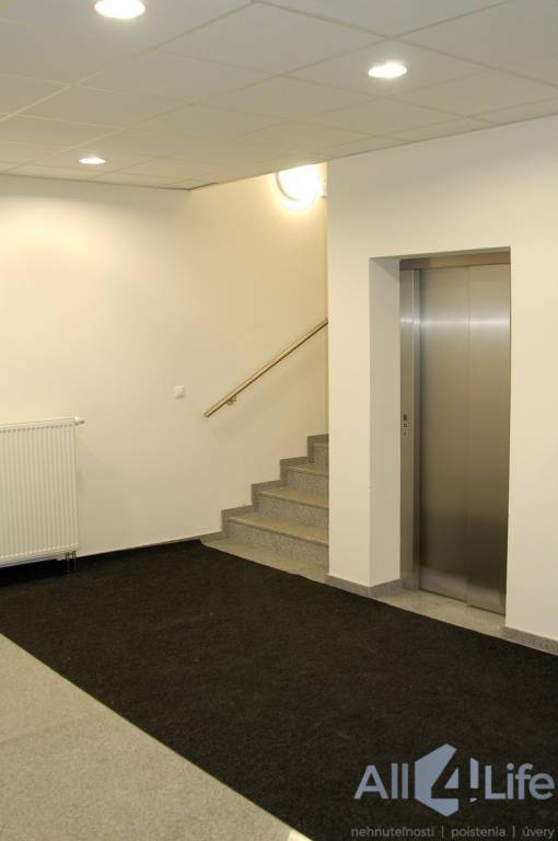 Investičná príležitosť: Moderná budova na bytový projekt v P - 8