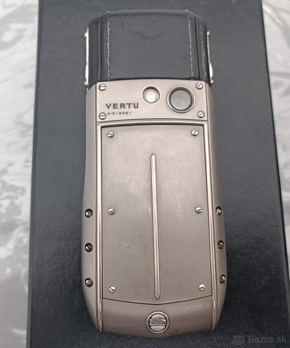 Vertu Ascent Ti – exkluzivní klenot mezi mobilními telefony - 8