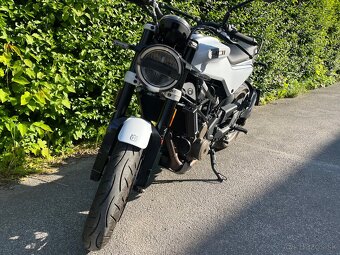Husqvarna Vitpilen 401 – 2022 / 4900 km / Top stav - 8