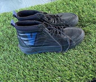 New Balance, Vans,Nike,Jordans 43 - 8