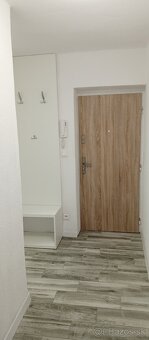 Veľký 2 izbový byt - 8