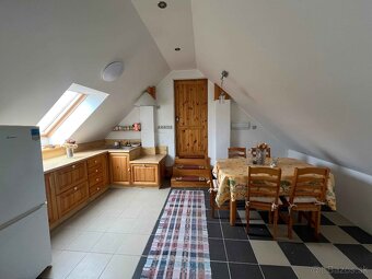 Vidiecky dom Batizovce – dvojgeneračné bývanie / investícia - 8