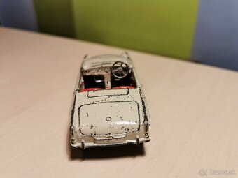 Dinky toys MG B - 8