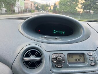 Toyota Yaris 1.0 VVT-i - 8