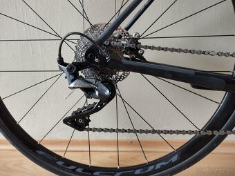 Cestný karbonový bicykel CUBE Attain GTC SL Disc - 8