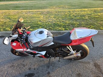 Suzuki gsxr 1000 k7 - 8