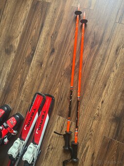 Lyže+lyžiarky+prilba+paličky - 8