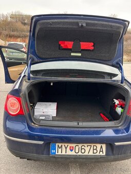Volkswagen Passat 3c B6 2,0TDI DSG - 8
