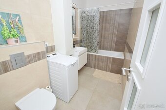 Predaj priestranný 2i byt s 7,15 m2 terasou, pivnica, Rajka - 8