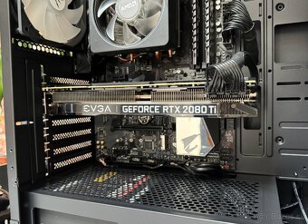 Ryzen 7 3800XT \16GB\RTX 2080Ti\SSD\850W Zdroj - 8
