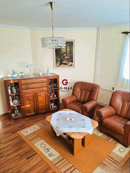 NA PREDAJ: priestranný rodinný dom s dvojgarážou v Kráľovsko - 8