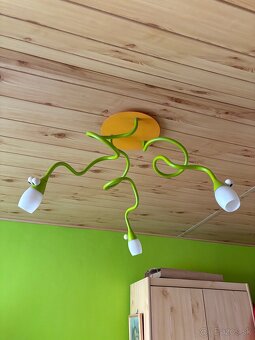 Stolička + koberec + svietidlá - 8