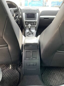 ŠKODA OCTAVIA 2 RS - 8