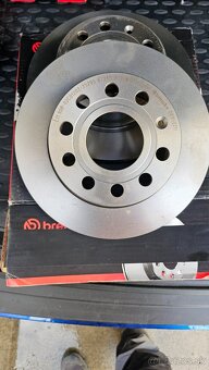 Brzdove kotúče a platničky Brembo - 8