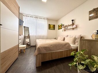 3 IZB. BYT S LOGGIOU, GARÁŽOU A ZÁHRADOU S ALTÁNOM, 68M2, KO - 8