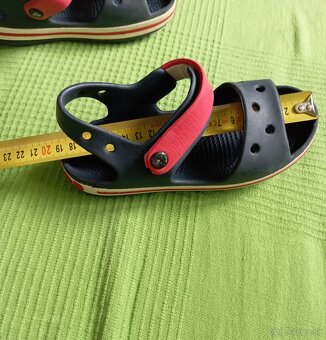 Crocs - 8