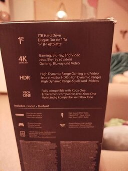 Xbox One X 1 TB + 3 ovládače + 10 hier - 8