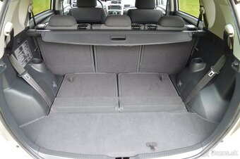 Toyota Verso 1.6i - 7 míst ,NAVI, kamera ,bez koroze - 8