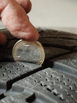Predám hliníkové disky Dezent R16 so zimnými pneumatikami - 8