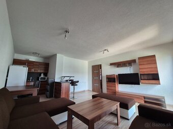 Na predaj apartmánový objekt – 5 bytov, veľký pozemok - 8