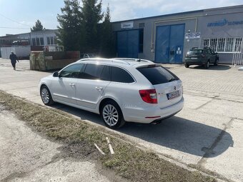 Skoda Superb 4x4 DSG Elegance 12/2013 - 8