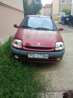 Renault Clio - 8