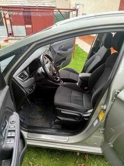 Kia Carens REZERVOVANÉ - 8