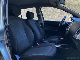 Hyundai i20 1.2i 16V 2010 TOP STAV - 8