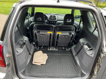 Toyota RAV4 D-4D 2002 - 8