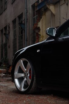 Audi RS4 avant b7 - 8