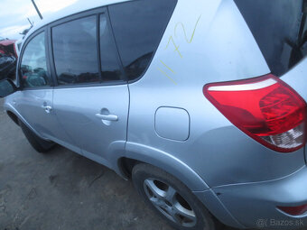 Toyota Rav 4 rok 2.2 tdi 130 kw diely - 8