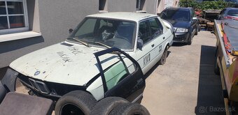 Bmw e28 524td renovacia projekt - 8
