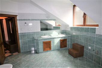 PREDAJ 3 - IZBOVÝ TEHLOVÝ BYT CENTRUM S PARKOVANÍM - 8