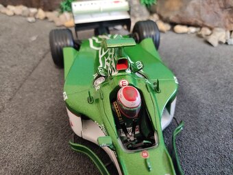 Prodám model 1:18 formule F1 Jaguar R1 - 8