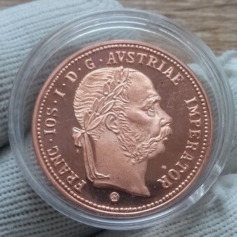 Novoražby vzácnych zlatníkov FJI. - 8