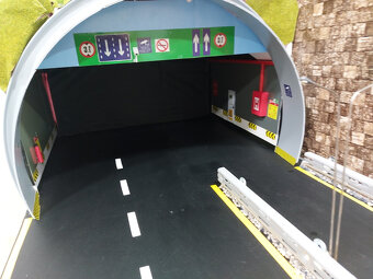 diorama dialnica s tunelom 1:18 - 8