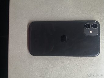 Predám IPhone 11 128 GB - 8