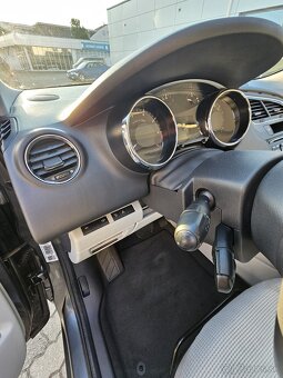 Peugeot 5008 - 8