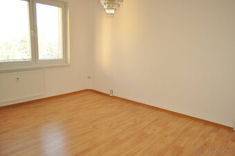 Prenájom bytu 3+1 s loggiou, sídl. Tarča, Sp. Nová Ves - 8
