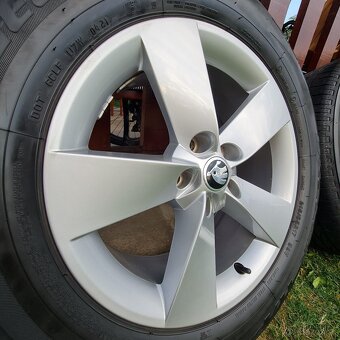 ORIGINAL DISKY SKODA 5x112 R17 + LETNE 215/65 R17 - 8