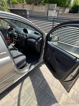 Toyota yaris - 8