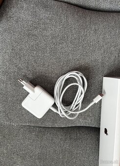 Apple MacBook - 8