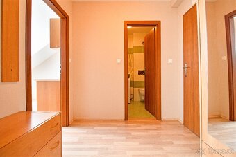 Veľký klimatizovaný apartmán s parkovaním - SLIAČ KÚPELE - 8