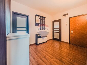 Na predaj 2 a pol-izbový byt s loggiou, Novohradská - Čínsky - 8