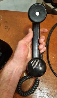 Bakelitový telefon TESLA z roku 1978 - 8